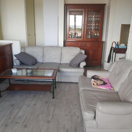 Grand appartement proche de Paris Chille Extérieur photo